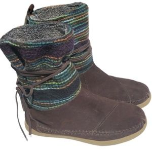 Toms Moccasin Boots Brown Suede Fits Like 7 no tag